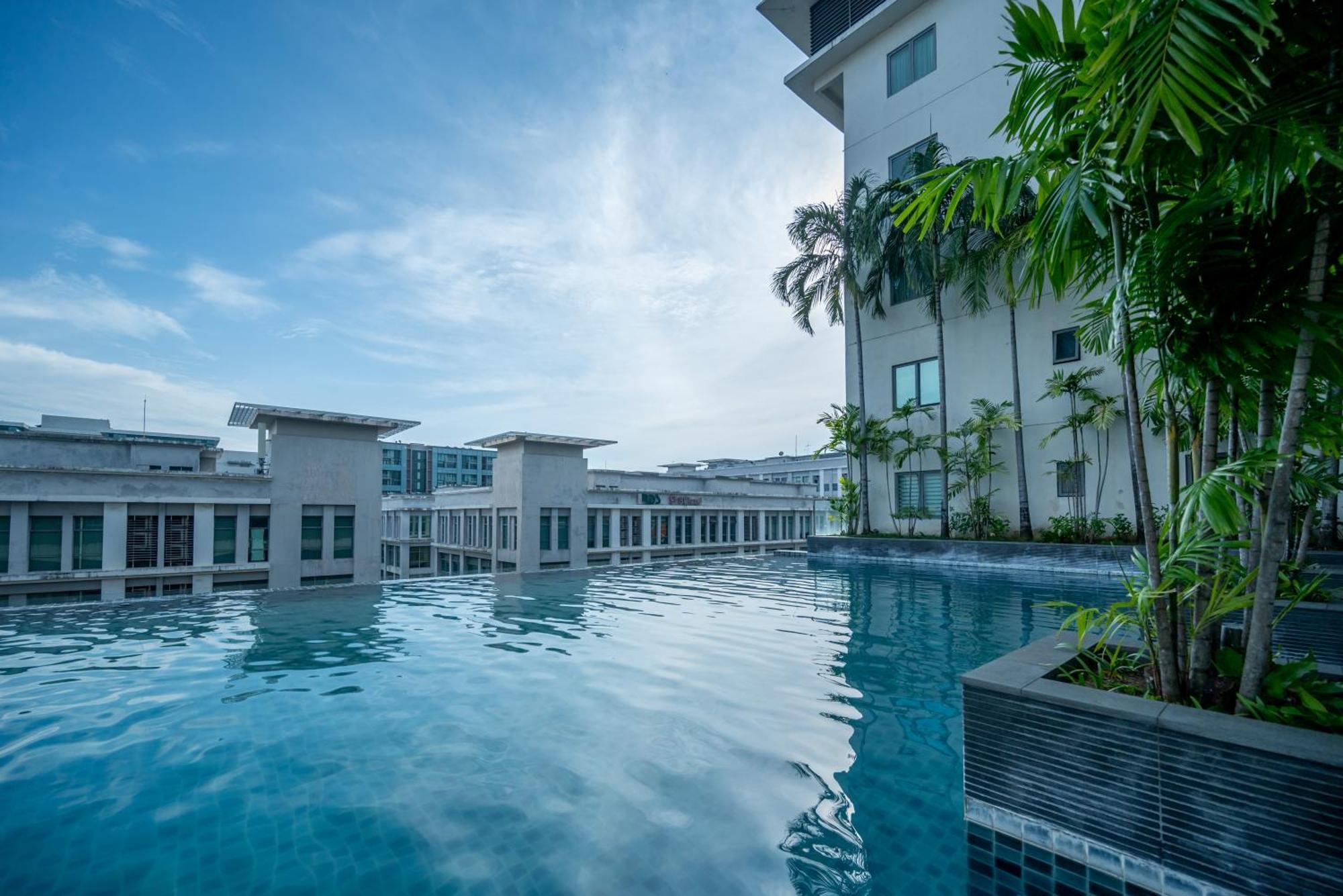 Ritz Residence @ Imago Loft B 7Th Floor Kota Kinabalu Ngoại thất bức ảnh